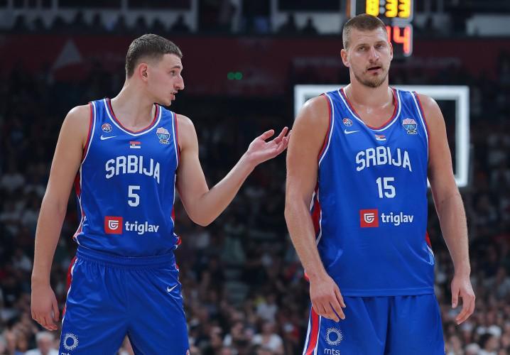 约维奇：约基奇因我续约而生气，他想让我去掘金还笑我一直没赢过他