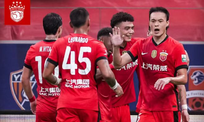 亚冠4轮0胜+1分垫底！中超冠军0-2丢人，国门送大礼，积分榜乱了